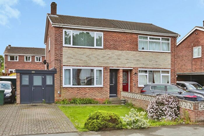 3 Bedroom Semi-detached House For Sale In Edinburgh Drive, North Anston, Sheffield, S25