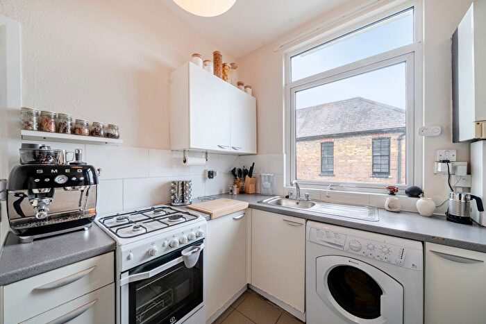 1 Bedroom Property To Rent In Tooting High Street, London, SW17