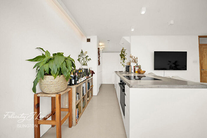 3 Bedroom Apartment For Sale In De Beauvoir Road, London, N1