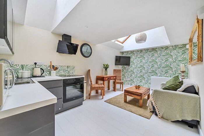 2 Bedroom Flat For Sale In Bread Street, Penzance, TR18