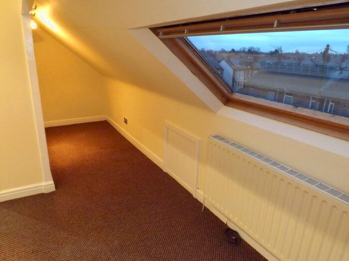5 Bedroom Semi-Detached House To Rent In Preston New Road, Blackpool, FY4