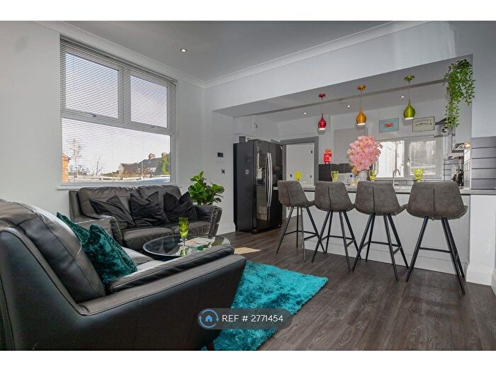 1 Bedroom Flat To Rent In High Street, Wolstanton, Newcastle-Under-Lyme, ST5