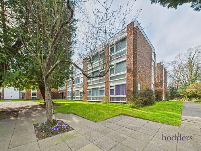 2 Bedroom Apartment For Sale In Ottershaw, Surrey, KT16