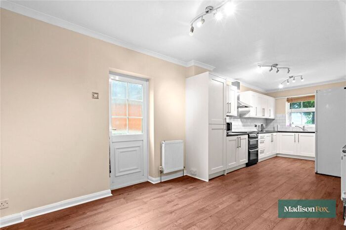 4 Bedroom End Terrace House To Rent In Hazelwood, Loughton, Essex, IG10