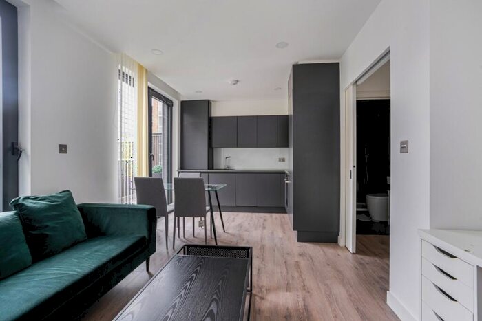 2 Bedroom Flat To Rent In Tilney Court London, EC1V