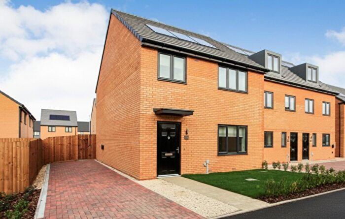 4 Bedroom Semi Detached House To Rent In Stonemason Way, Peterborough, PE4
