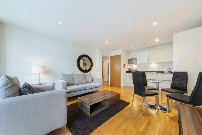 1 Bedroom Apartment To Rent In Millharbour, London, E14