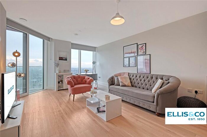 1 Bedroom Apartment For Sale In Daneland Walk, London, N17