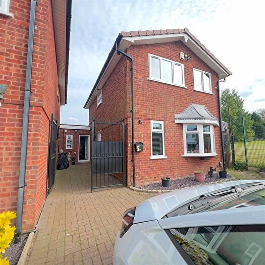 1 Bedroom Flat To Rent In Throne Close, Rowley Regis, B65
