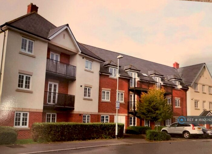 2 Bedroom Flat To Rent In Wellesbourne Crescent, High Wycombe, HP13