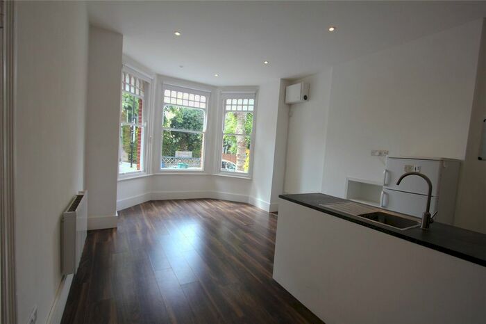 1 Bedroom Flat To Rent In Tetherdown, Muswell Hill, London, Greater London, N10
