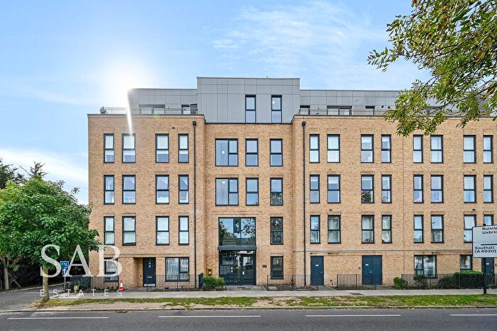 1 Bedroom Flat For Sale In Ruislip Road, Greenford, UB6