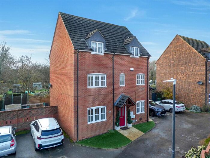 5 Bedroom Detached House For Sale In Goldhawk Road, Monkston Park, Milton Keynes, MK10