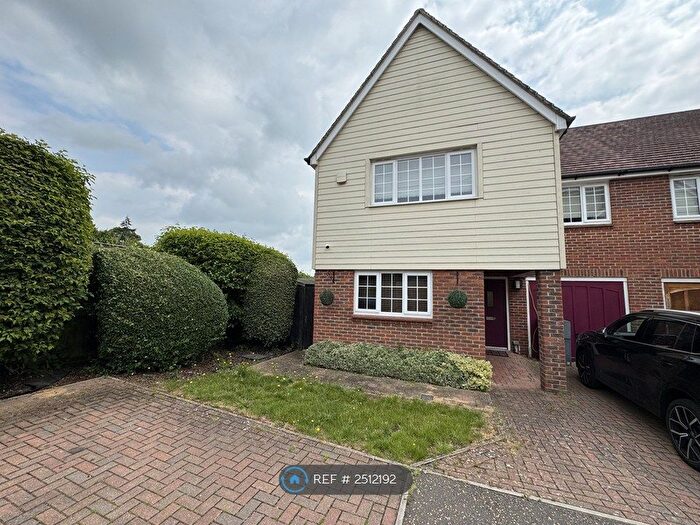 4 Bedroom Semi-Detached House To Rent In Old Rectory Drive, Hatfield, AL10