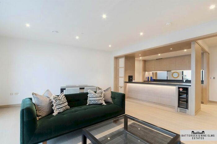 2 Bedroom Flat To Rent In Legacy Building, Embassy Gardens, SW11