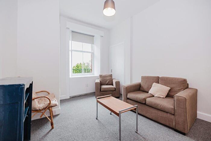 3 Bedroom Flat To Rent In L – Spottiswoode Road, Edinburgh, EH9