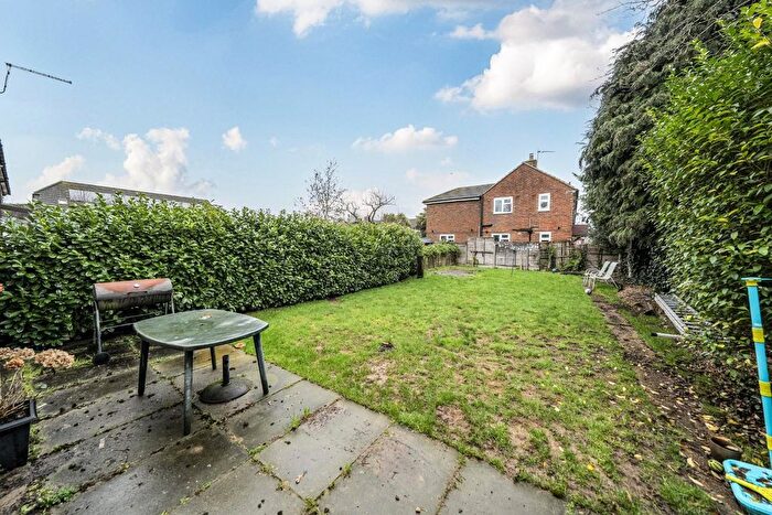 2 Bedroom End Terrace House For Sale In North Pends, Kennington, Ashford, TN24