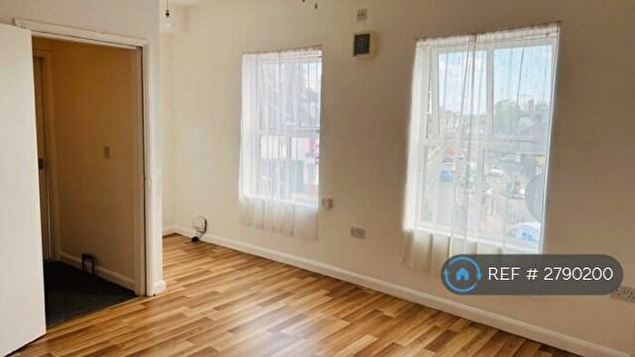 1 Bedroom Flat To Rent In Spring Bank West, HU5