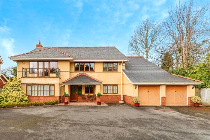 6 Bedroom Detached House For Sale In The Chestnuts, Willaston, Neston, Cheshire, CH64