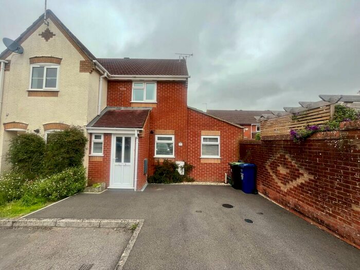 2 Bedroom End Of Terrace House To Rent In Horsefields, Gillingham, Dorset, SP8