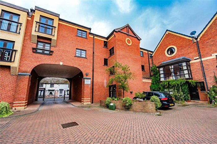 1 Bedroom Apartment For Sale In Wellowgate Mews, Grimsby, Lincolnshire, DN32