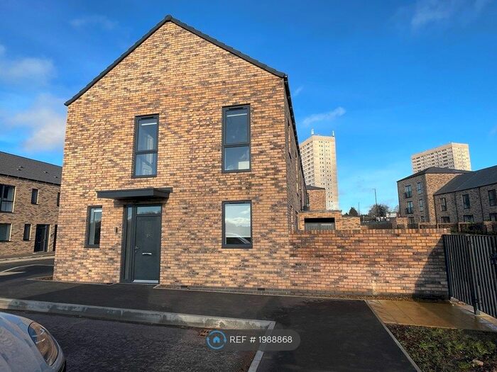 3 Bedroom End Of Terrace House To Rent In Bird Close, Birmingham, B12