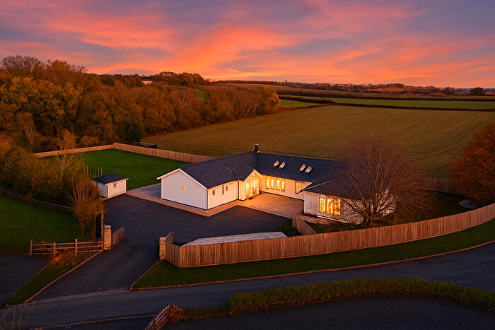 4 Bedroom Detached Bungalow For Sale In Derby Road, Ripley, DE5