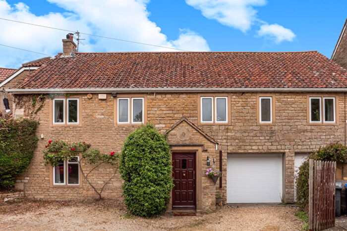 4 Bedroom Cottage For Sale In Challeymead, Melksham, SN12