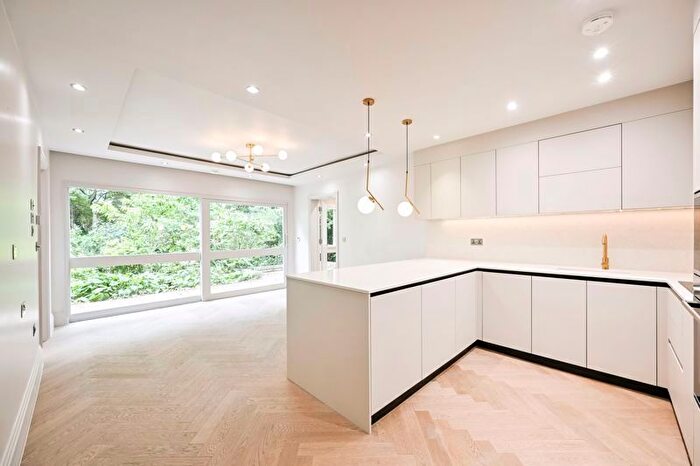 2 Bedroom Flat To Rent In Park Village East, London, NW1
