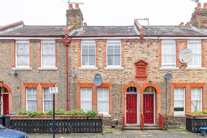 1 Bedroom Flat To Rent In April Street, Hackney, E8