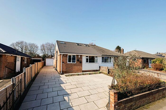 4 Bedroom Bungalow For Sale In Moseley Wood Croft, Leeds, West Yorkshire, LS16