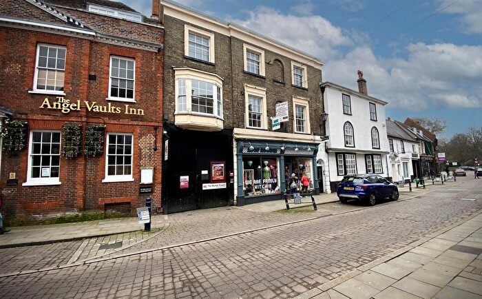 2 Bedroom Flat To Rent In Sun Street, Hitchin, SG5