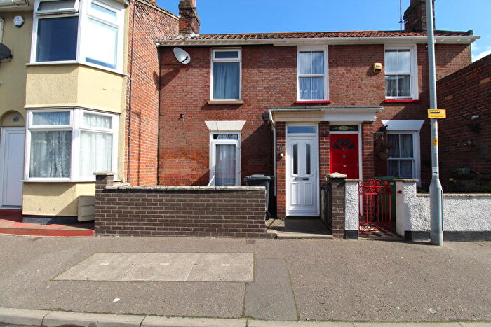 2 Bedroom Terraced House For Sale In Queens Road, Great Yarmouth, NR30