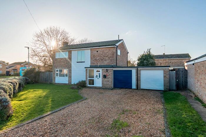 4 Bedroom Detached House For Sale In Greenfields, Earith, Huntingdon, Cambridgeshire, PE28