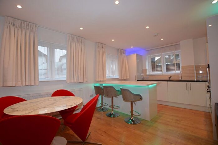 1 Bedroom Flat For Sale In Leeway Close, Hatch End, Pinner, HA5