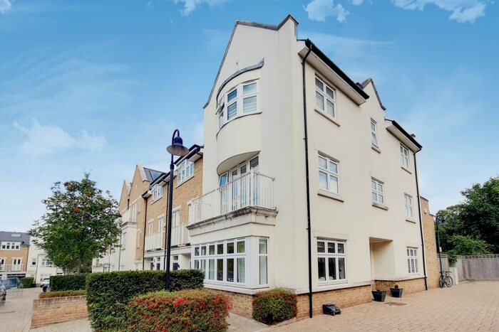 4 Bedroom Town House To Rent In Emerald Square, Roehampton Lane, SW15