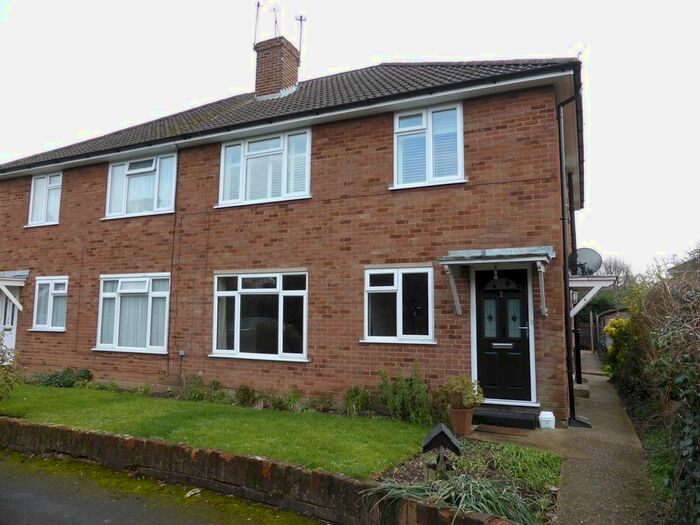 2 Bedroom Maisonette To Rent In The Fernery, Staines-Upon-Thames, TW18