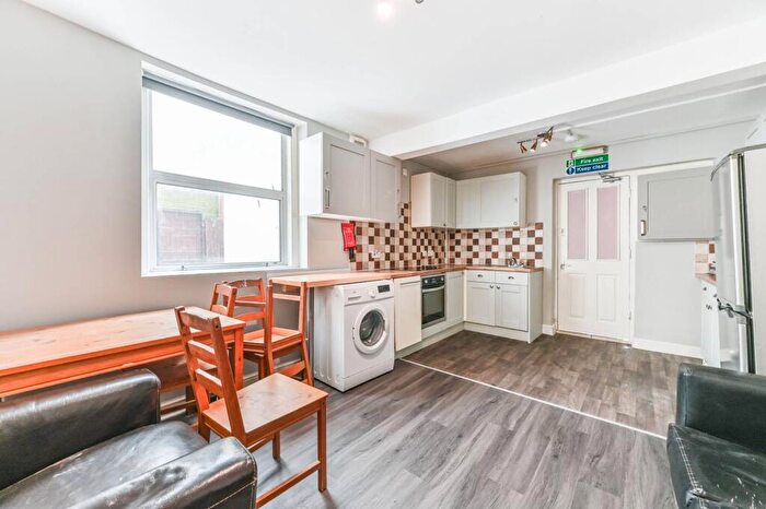 6 Bedroom House To Rent In Cotford Road, Thornton Heath, CR7