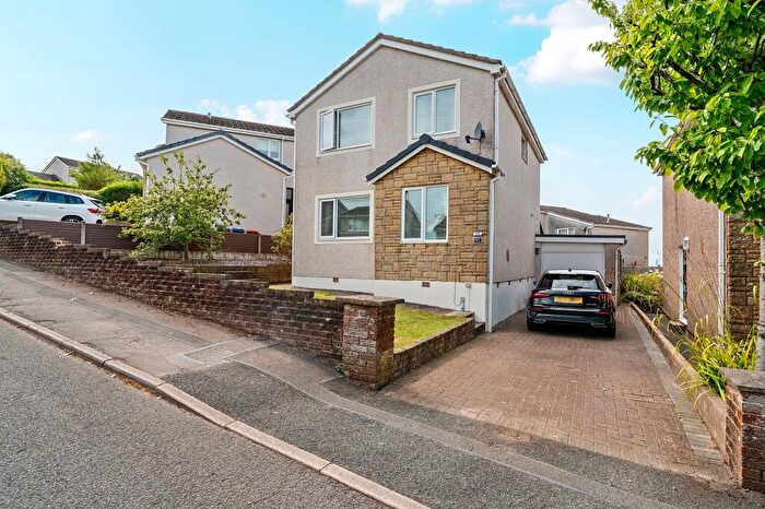 3 Bedroom Semi Detached House For Sale In Elizabeth Crescent, Whitehaven, CA28