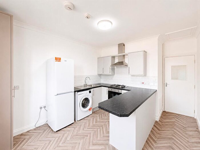 2 Bedroom Maisonette For Sale In Bulstrode Road, Hounslow, TW3