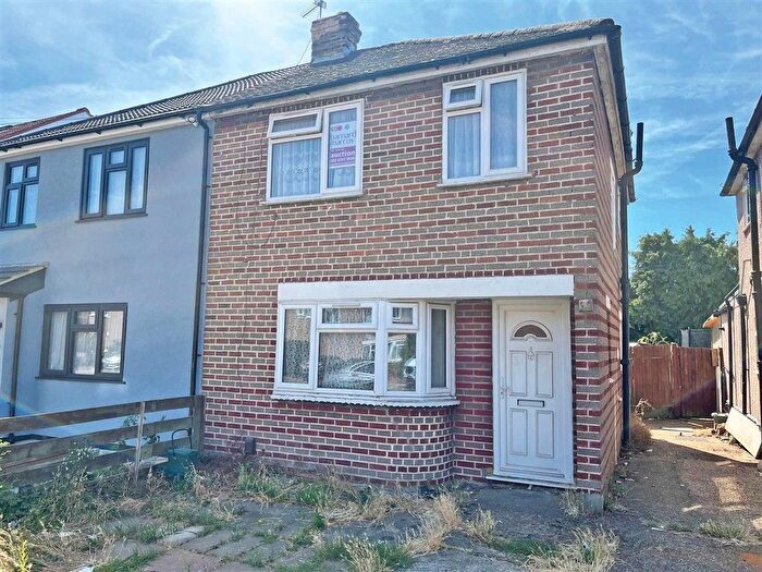 3 Bedroom Semi Detached House For Sale In Chaucer Avenue, Hayes, UB4