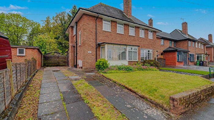 3 Bedroom End Of Terrace House For Sale In Tanhouse Farm Road, Solihull, B92