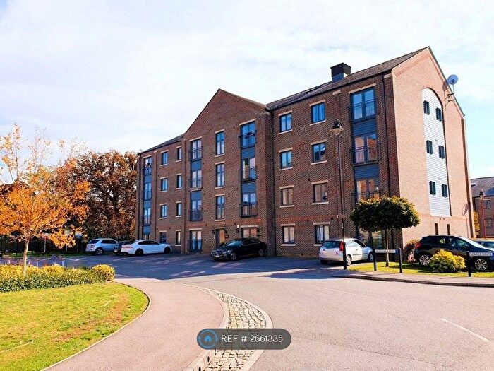 2 Bedroom Flat To Rent In Bridport House, Gosport, PO12