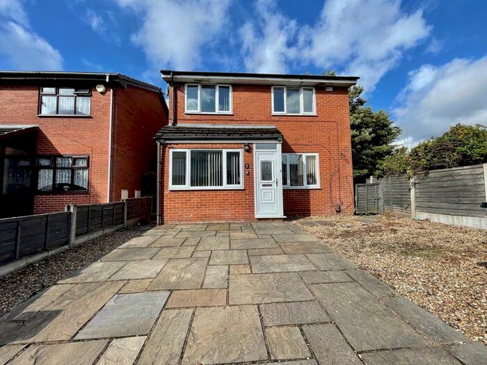 4 Bedroom Detached House To Rent In Roscow Avenue, Breightmet, Bolton, BL2