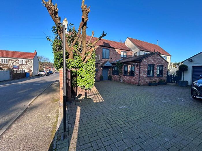5 Bedroom Detached House For Sale In River Cottage, Main Street, West Stockwith, Doncaster, South Yorkshire, DN10