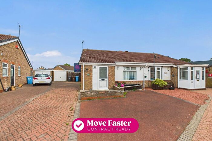 2 Bedroom Bungalow For Sale In The Queensway, Hull, HU6