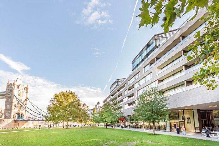 4 Bedroom Flat To Rent In Crown Square, London, SE1