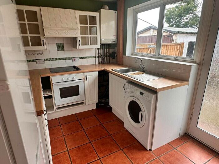 2 Bedroom Bungalow For Sale In Keswick Gardens, Woodley, Reading, Berkshire, RG5