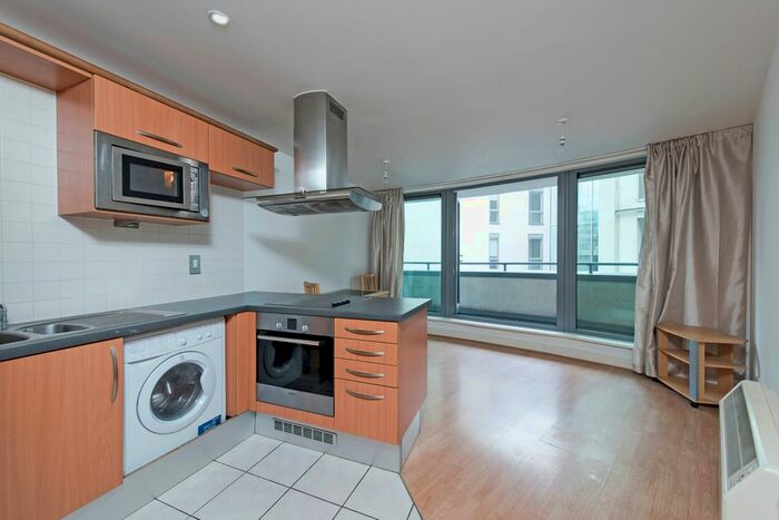 1 Bedroom Flat To Rent In Hardwicks Way, London, SW18