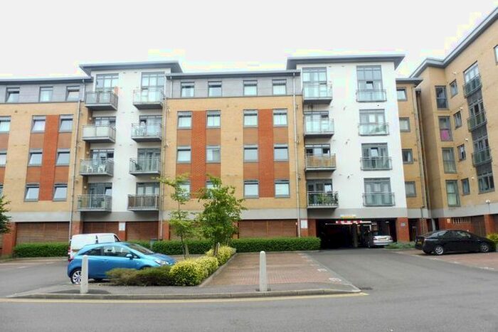 1 Bedroom Flat To Rent In Wallis Place, Hart Street, Maidstone, ME16